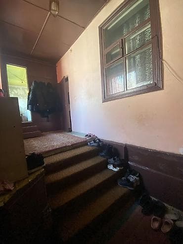 лебединовке: 🏡 Продается кирпичный дом 📍 Район: с.Лебединовка 🏠 Комнат: 5 📐 — 1