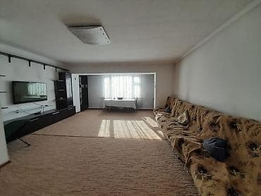 Квартиры: 5 и более комнат, 100 м² — 8