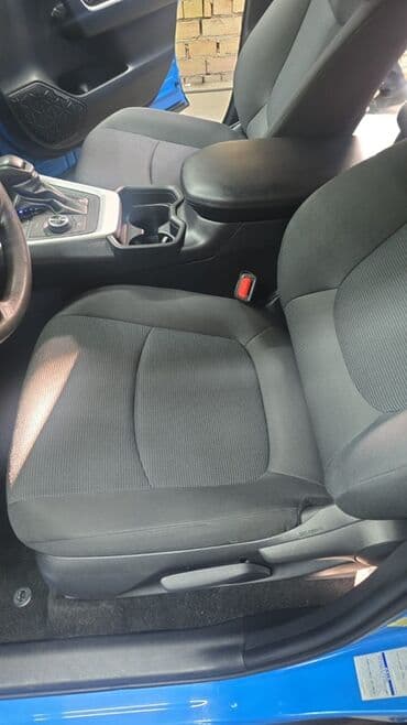 автомобильные шины для внедорожников: Toyota RAV4: 2021 г., 2.5 л, Автомат, Гибрид, Кроссовер — 4