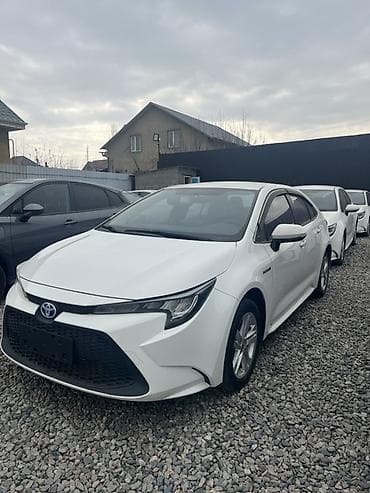corolla: Toyota Corolla: 2021 г., 1.8 л, Вариатор, Гибрид, Седан — 2