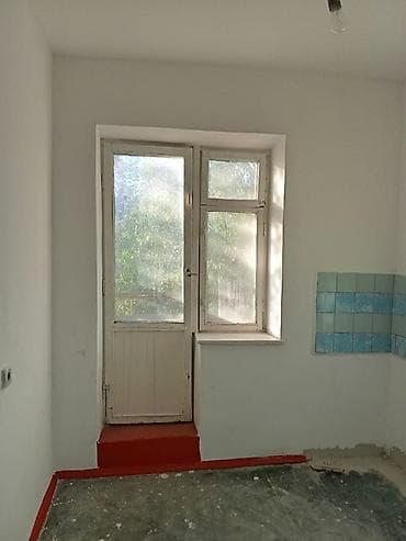 ремонт домов: 3 комнаты, 60 м², 3 этаж, Старый ремонт — 5