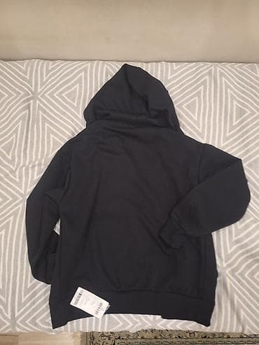 Пальто: Новая, мягкая толстовка. Ни разу не одевал, плюс ещё есть этикетка — 2