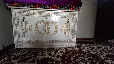 бишкек ёлка: Продается "САНДЫК"(Сундук) почти новое, состояние отличное, кремого — 2