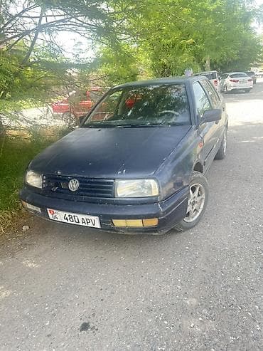 Volkswagen: Volkswagen Vento: 1992 г., Кол менен иштөөчү, Бензин, Седан — 2