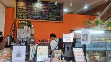 работа переводчиком: Требуется Бариста, Оплата: Ежемесячно, Без опыта — 1