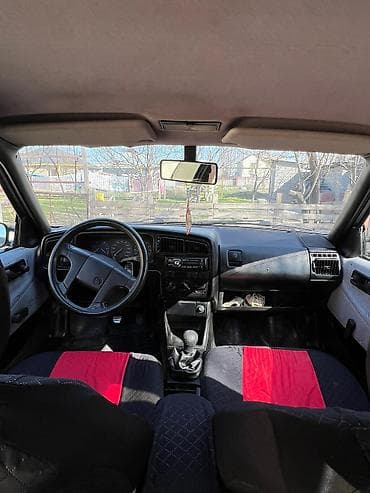 2 8: Volkswagen Passat: 1992 г., 1.8 л, Механика, Бензин, Седан — 9