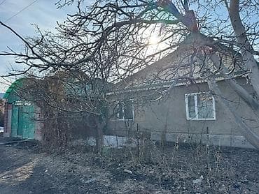 Продажа домов: Срочно продаётся жилой дом на участке 5,5 соток в городе Каракол. 📍 — 5