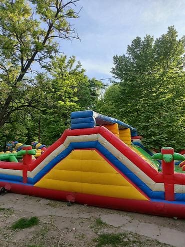 Надувная полоса препятствий/батут-горка - Яркий модульный аттракцион