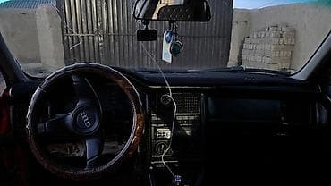 Audi: Audi 80: 1991 г., 2 л, Кол менен иштөөчү, Бензин, Седан — 7