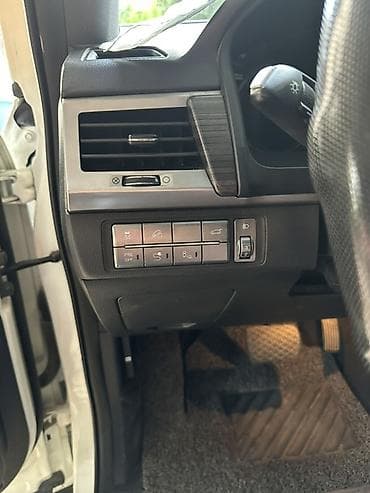 Продажа авто: Ssangyong Rexton: 2019 г., 2.2 л, Дизель, Внедорожник — 8