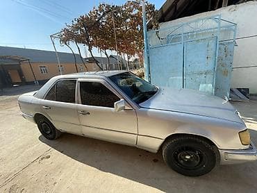 Mercedes-Benz W124: 1990 г., Седан