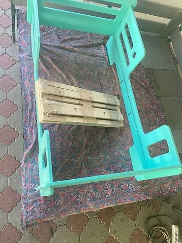 кровать детская с бортиком: Детская кровать с бортиками, разборная. 140 на 80 см - Материал — 3