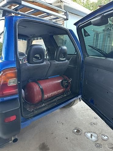 Унаа: Toyota RAV4: 1994 г., 2 л, Автомат, Газ, Кроссовер — 4