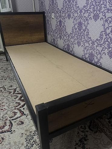 sofa bed: Односпальная кровать с металлическим каркасом и изголовьем под дерево — 2