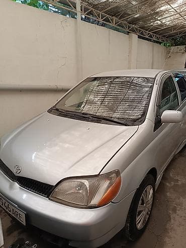 Toyota Echo: 2001 г., 1.5 л, Механика, Бензин, Седан — 3