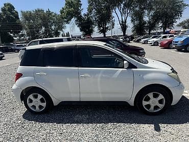 Транспорт: Toyota Ist: 2002 г., 1.5 л, Автомат, Бензин, Хэтчбэк — 2