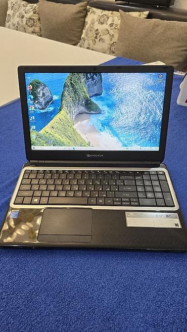 chrom: Packard Bell EasyNote (15.6") - Экран 15.6", широкоформатный, матрица — 3