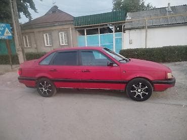 винтажные машины: Volkswagen Passat: 1990 г., Седан — 2