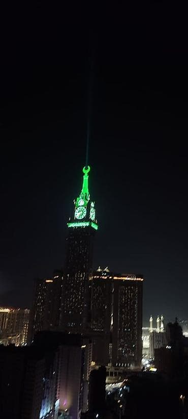 лава лампа: Авторская фотография башни с часами в комплексе Abraj Al Bait (Мекка) — 5