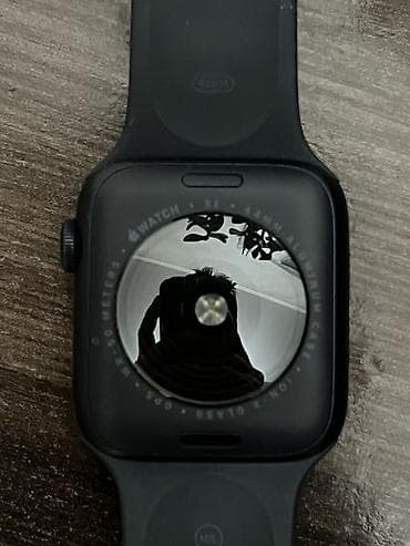 forerunner 970: Apple Watch SE 3 (GPS), 44 мм. Цвет корпуса: Midnight (темный) — 5