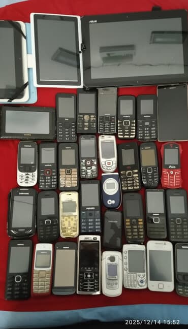 петличка для микрофона: Продам телефоны 32 штуки+ 3 планшета 1000 сом+ мышки — 1