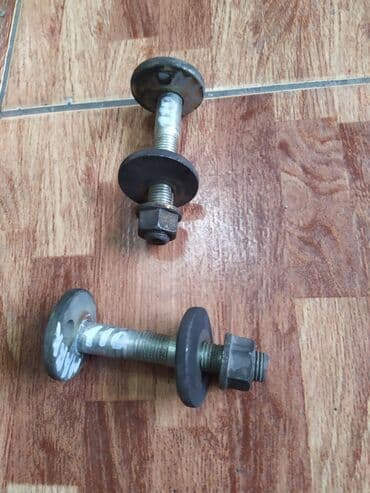 продать швейную машинку на запчасти: Toyota Mark 2 110 развальный болт, Тойота Марк 2 110 болт развальный — 3