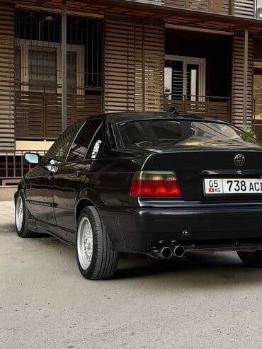 BMW 3 series: 1992 г., 1.8 л, Механика, Бензиновая, Седан at lalafo.kg BMW 3 series: 1992 г., 1.8 л, Механика, Бензиновая, Седан