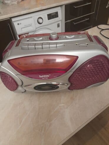 Радиоприемник магнитофон, кассетник. Писать в лс at lalafo.kg Радиоприемник магнитофон, кассетник. Писать в лс