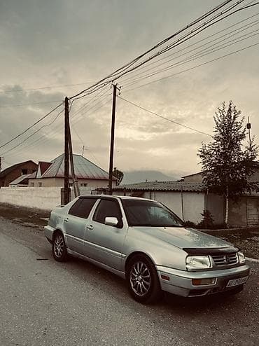 Volkswagen: Volkswagen Vento: 1999 г., 2 л, Кол менен иштөөчү, Бензин, Седан — 2