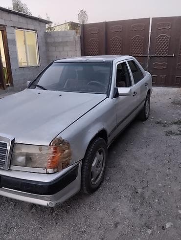 Mercedes-Benz W124: 1985 г., Седан — 3