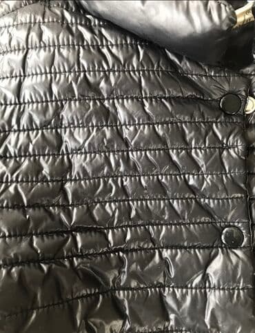 пальто детское демисезонное: Плащ ( весна, осень ) наполнитель пух, на рост 120 см . В хорошем — 3