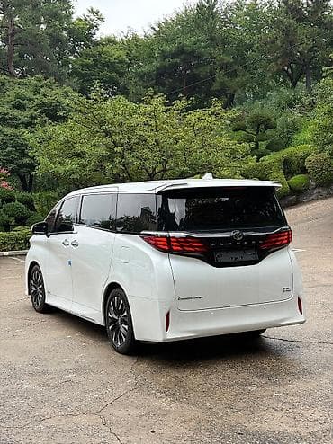 вмятина: Toyota Alphard: 2025 г., 2.5 л, Автомат, Гибрид, Минивэн — 6