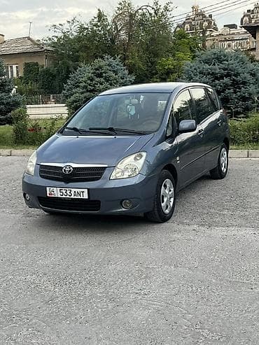 Toyota Corolla Verso: 2003 г., 1.6 л, Механика, Бензин, Минивэн — 1