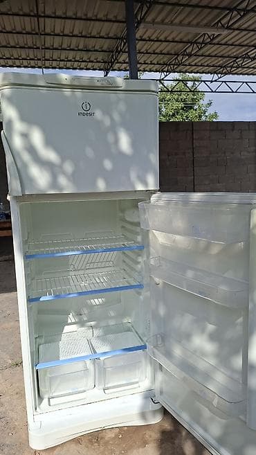 quantum 2: Холодильник Indesit с верхней морозильной камерой. Основные — 1