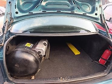 голыф 4: Audi 80: 1993 г., 2 л, Ручные, Бензин, Седан — 3