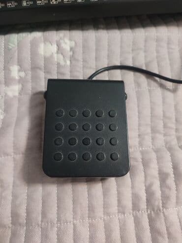 гитары ямаха: Синтезатор Yamaha PSR-550 в серебристом корпусе. Оснащен встроенными — 6