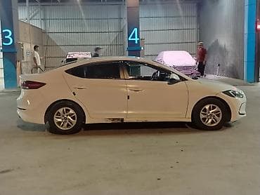 Hyundai Avante: 2017 г., Автомат, Газ, Седан — 5