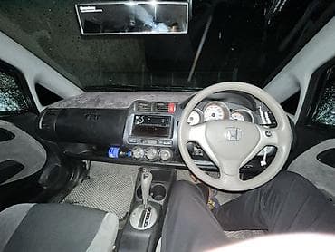 mazda 626 gd: Honda Fit: 2005 г., 1.5 л, Автомат, Бензин, Седан — 5