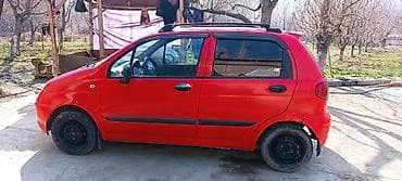 kazyna kg: Компактный пятидверный городской хэтчбек красного цвета. Основные — 1