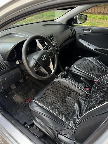 хундай аванте 1: Hyundai Solaris: 2015 г., 1.6 л, Кол менен иштөөчү, Бензин, Седан — 4