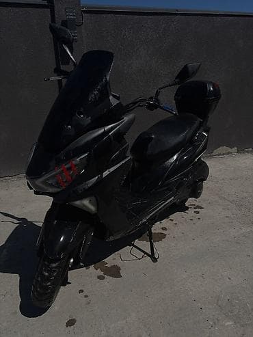 шины для скутера: Макси-скутер M8, 150 куб. см, Бензин, Б/у — 2