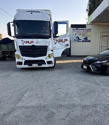 Тягач, Mercedes-Benz, 2013 г., Тентованный