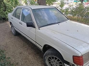 порш 944: Mercedes-Benz 190: 1983 г., 2 л, Бензин, Седан — 4