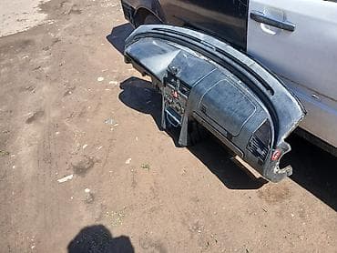 салон авто: Торпедо Mercedes-Benz — 2