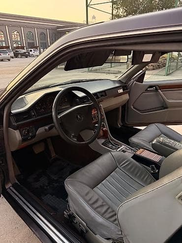 зеркало 221: Mercedes-Benz E-Class: 1990 г., Бензин, Купе — 3