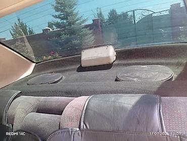 volk: Volkswagen Vento: 1992 г., 1.8 л, Механика, Бензин, Седан — 3