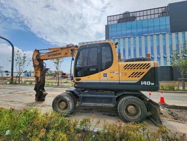 срочно продаю в связи с переездом: Экскаватор, 2014 г. — 3