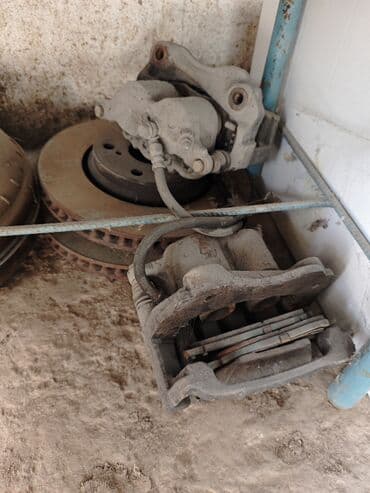 обмен с моей доплатой: Комплект суппортов Toyota 2002 г., Б/у, Оригинал, Япония — 1