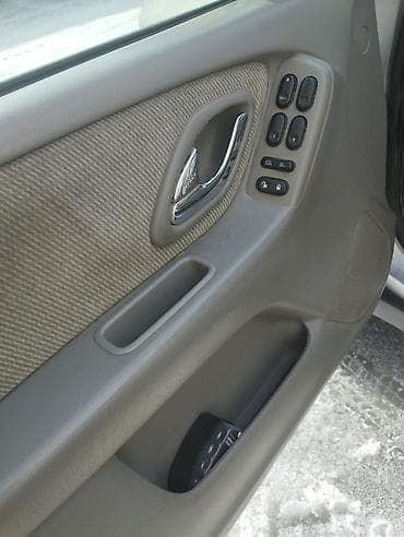 subaru tribeka: Mazda Tribute: 2003 г., 2 л, Механика, Бензин, Кроссовер — 6