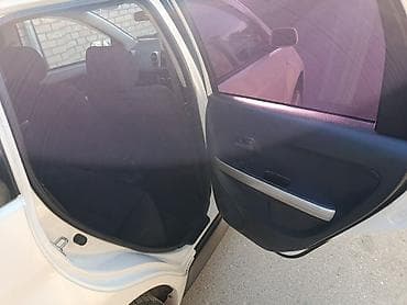 saturn sc: Toyota Ist: 2002 г., 1.3 л, Автомат, Бензин, Хэтчбэк — 8